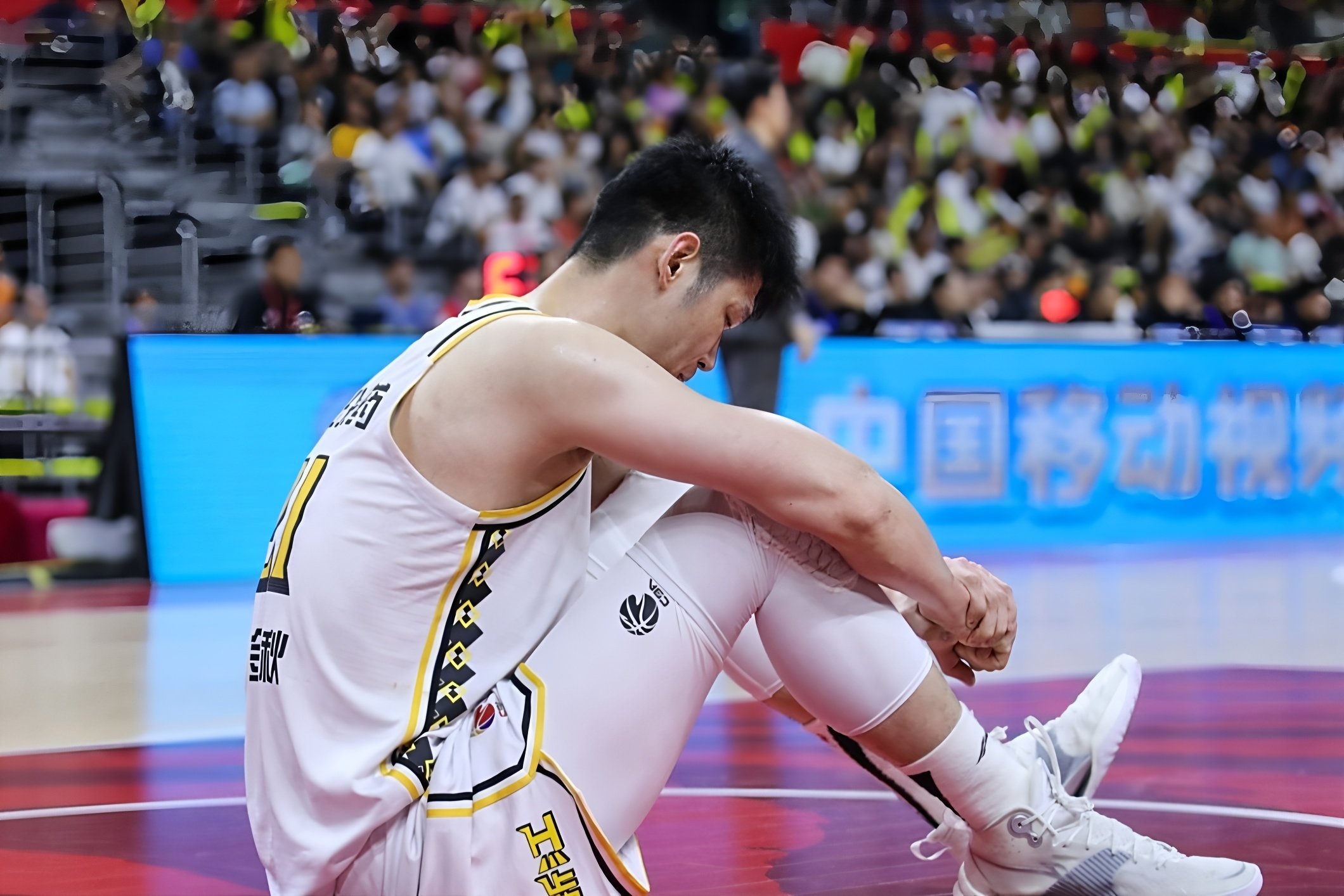 开云体育下载-离谱！广厦男篮围绕CBA常规赛止住颓势AC米兰内部沟通备战NBA总决赛，关键时刻迈阿密热火绝杀压哨