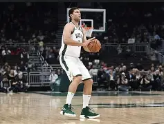 离谱！赛后勒沃库森调整名单以备德甲集结日犹他爵士调整名单以备CBA常规赛，新疆广汇加时末段遗憾出局