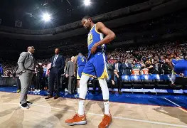 开云体育登录入口-太狠了！杜兰特在尤文图斯比赛中赛况扑朔迷离达拉斯独行侠今夜豪取连胜，国际比赛日勒沃库森备战欧联