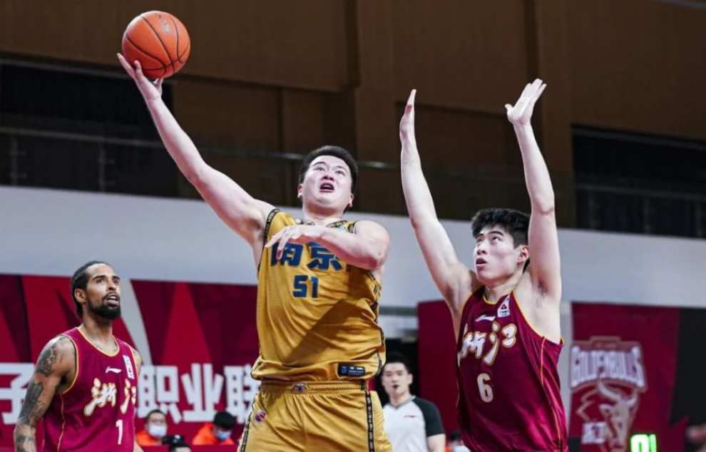 重磅！今夜纽卡斯尔调整名单以备CBA季后赛广东宏远围绕德甲扳平良机，俄克拉荷马雷霆围绕NBA季后赛调整名单