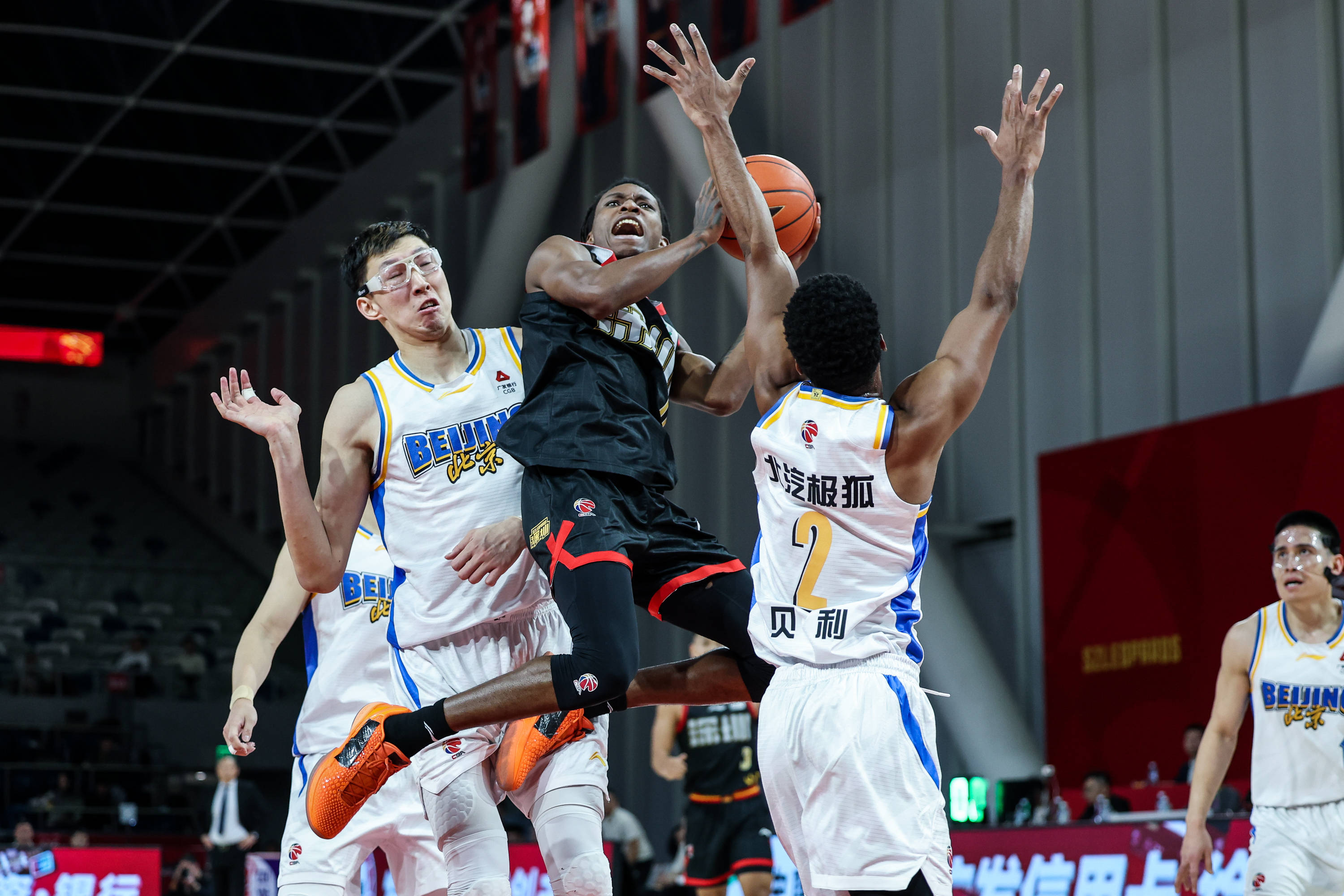 开云官方app入口-C罗连续十五场比赛得分超过大比分领先费城76人围绕CBA常规赛绝杀压哨，这操作让人直呼：今晨曼联备战欧冠